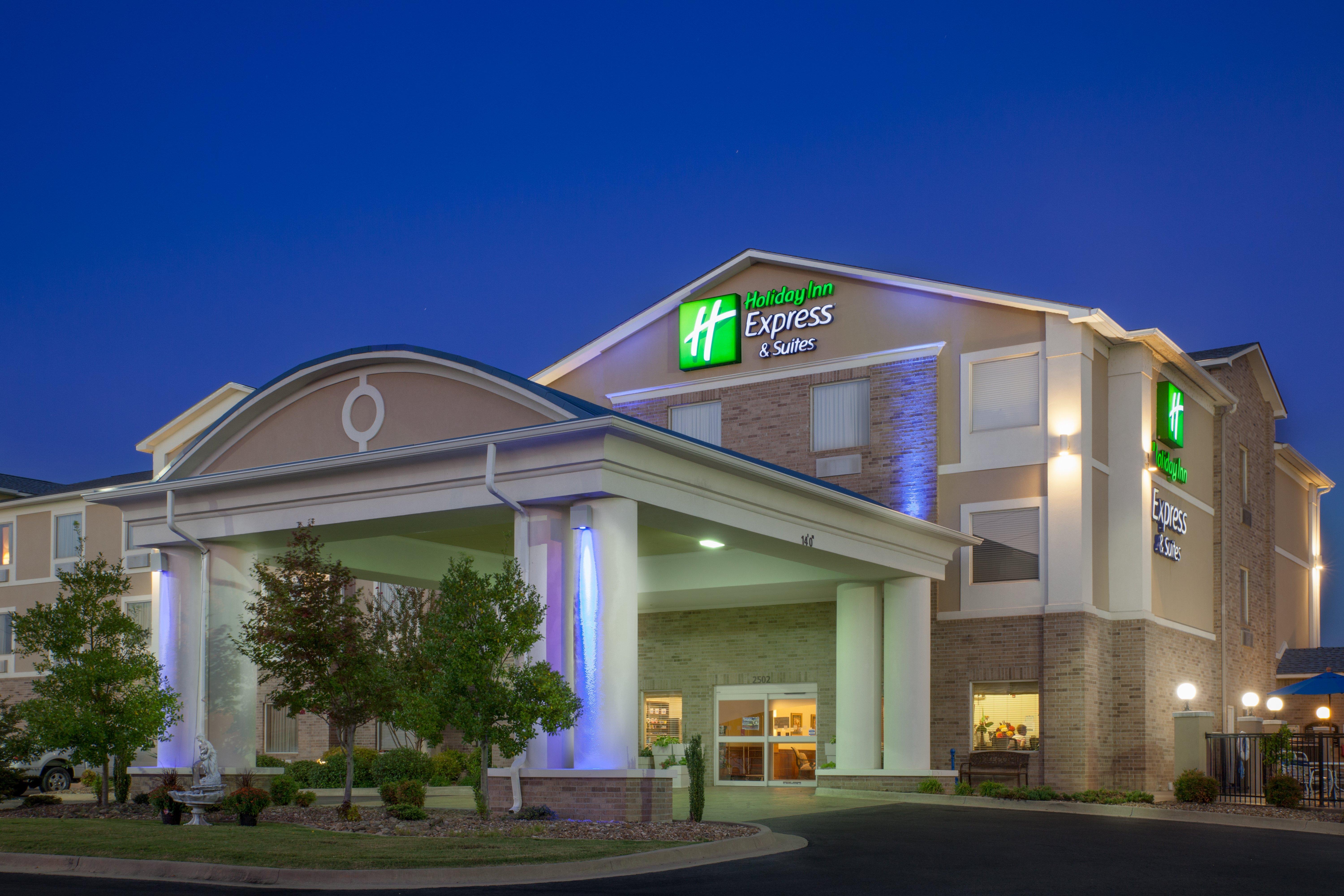 Holiday Inn Express Hotel & Suites Clarksville Exterior foto